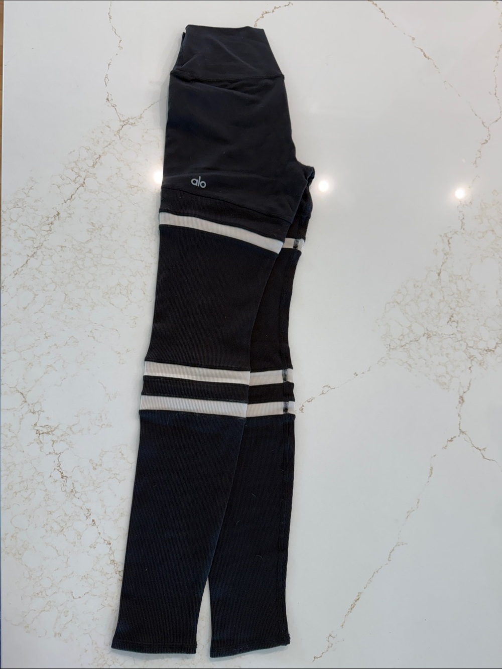 ALO Yoga Black Leggings with Cream Contrast Stripes - Picture 2 of 3